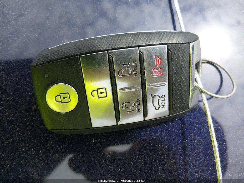 KNDMC5C17J6376509 2018 KIA SEDONA photo no. 11