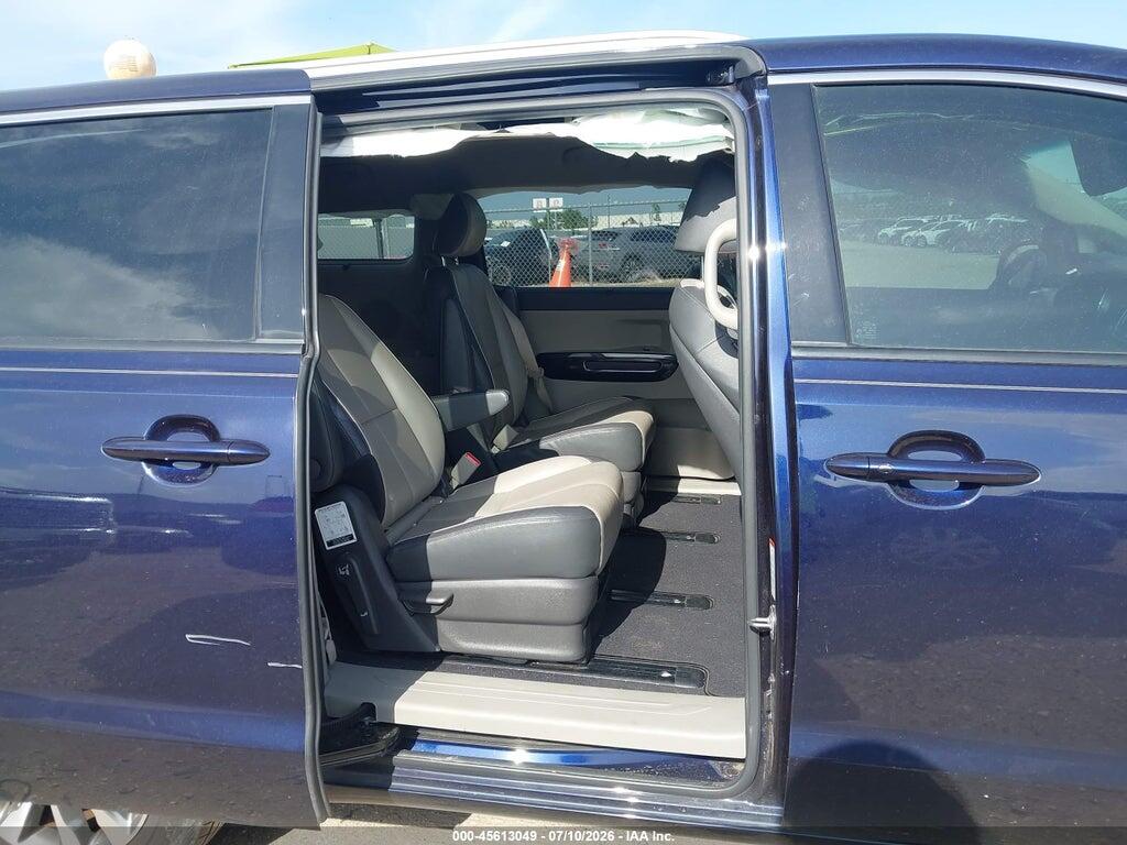 KNDMC5C17J6376509 2018 KIA SEDONA photo no. 8
