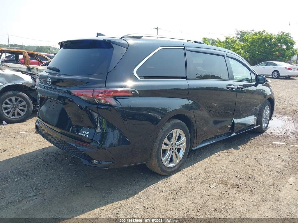 5TDDSKFC0NS072149 2022 TOYOTA SIENNA photo no. 4