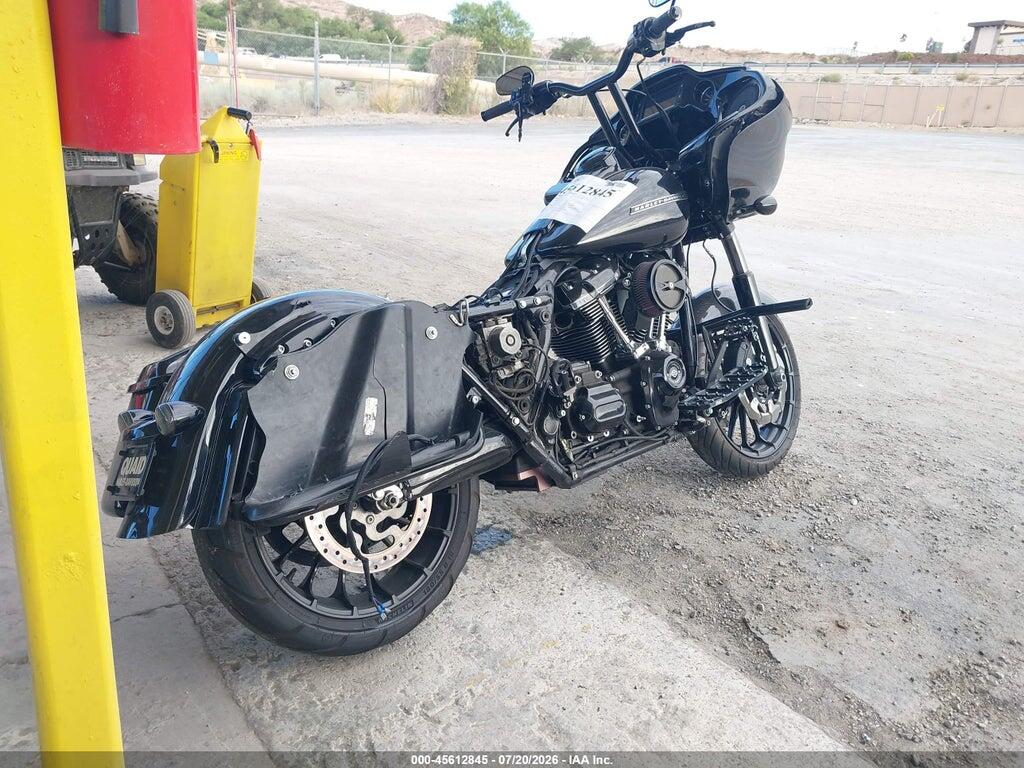 1HD1KTC30JB651056 2018 HARLEY-DAVIDSON FLTRXS photo no. 4