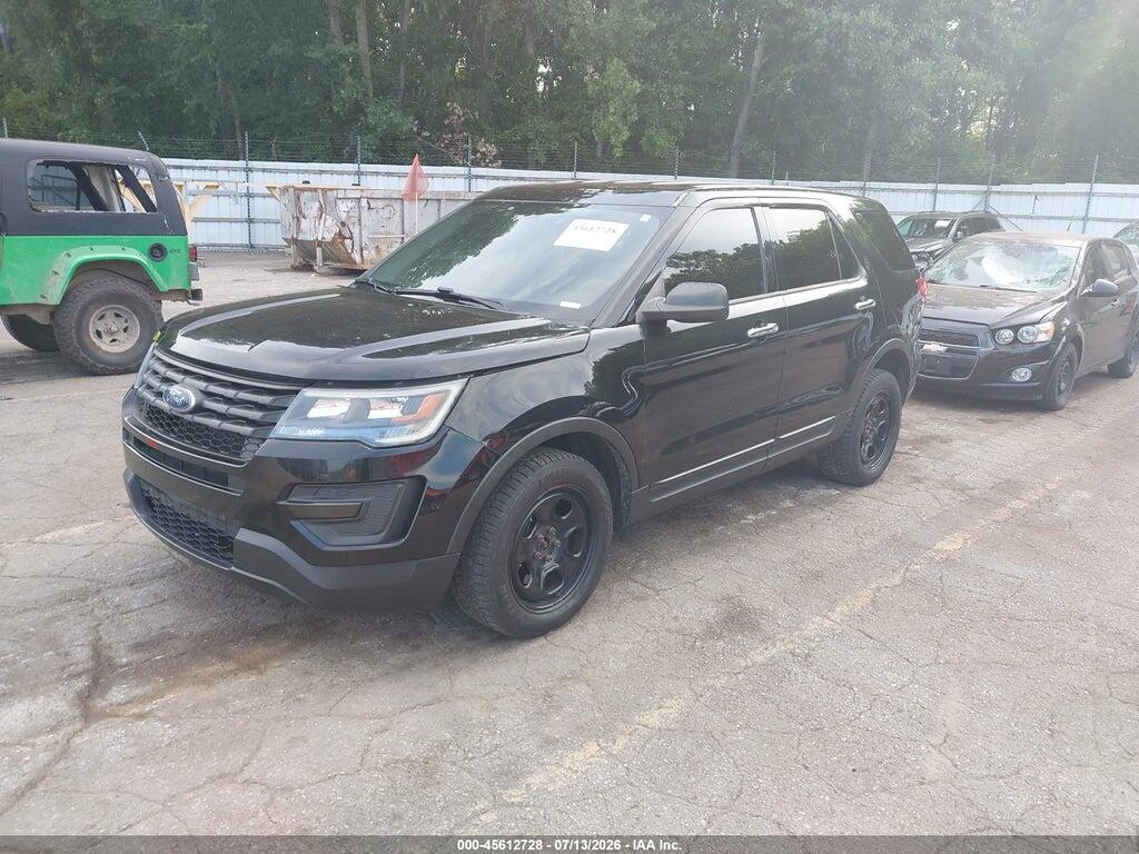 1FM5K8AR0JGB93170 2018 FORD POLICE INTERCEPTOR UTILITY photo no. 2