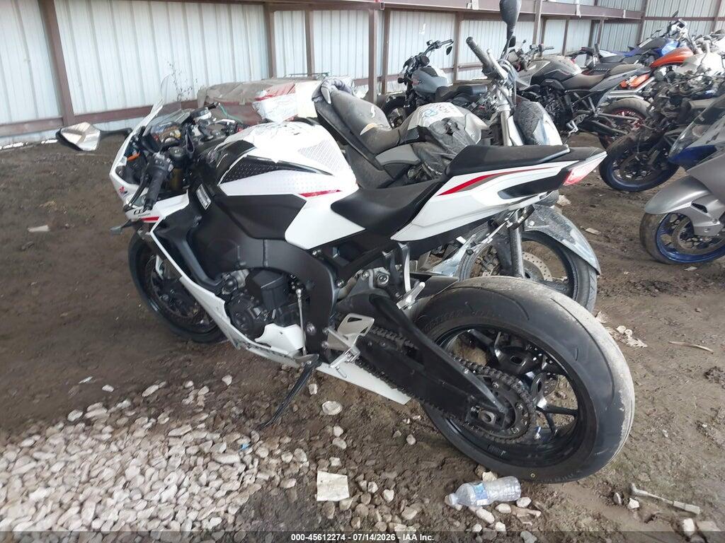 JH2SC7718SK800115 2025 HONDA CBR1000 photo no. 3