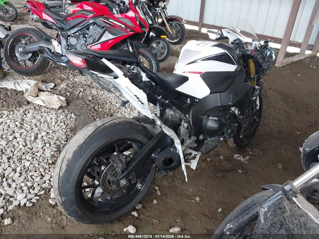 JH2SC7718SK800115 2025 HONDA CBR1000 photo no. 4
