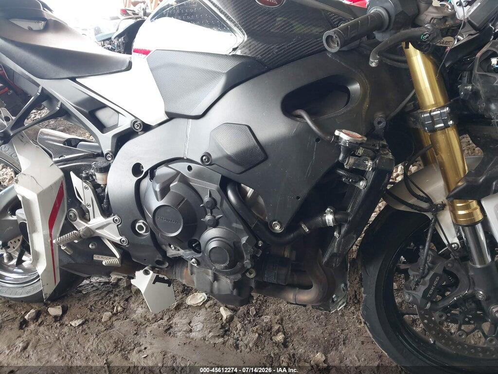 JH2SC7718SK800115 2025 HONDA CBR1000 photo no. 8