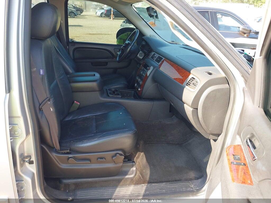 1GNSCAE05BR360837 2011 CHEVROLET TAHOE photo no. 5