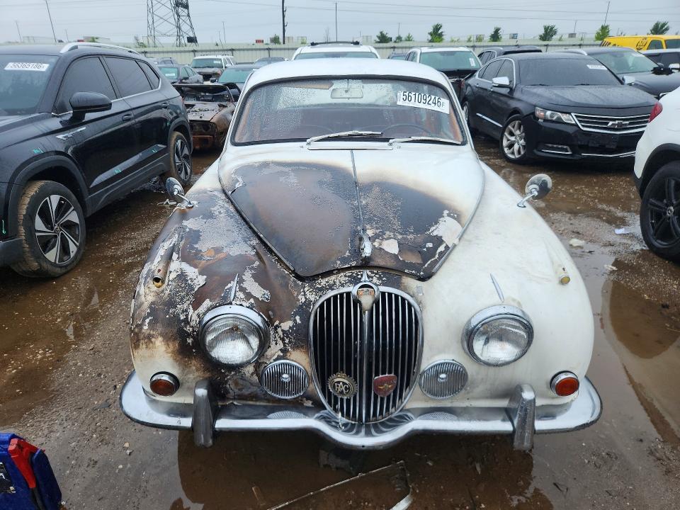 1J80167BW 1969 JAGUAR MARK II photo no. 5
