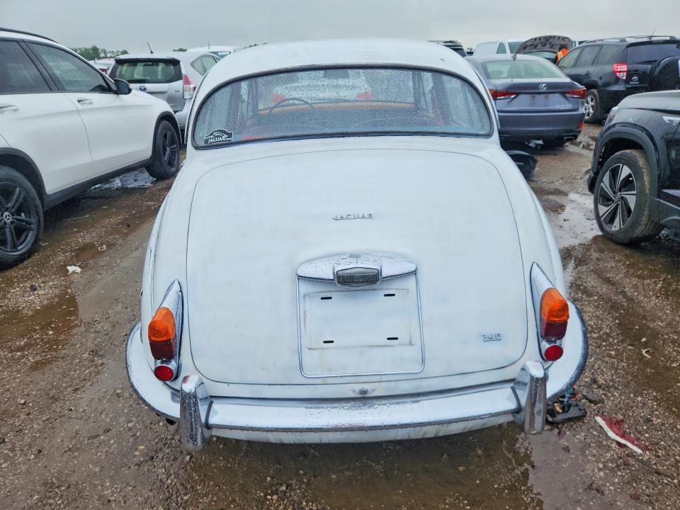 1J80167BW 1969 JAGUAR MARK II photo no. 6