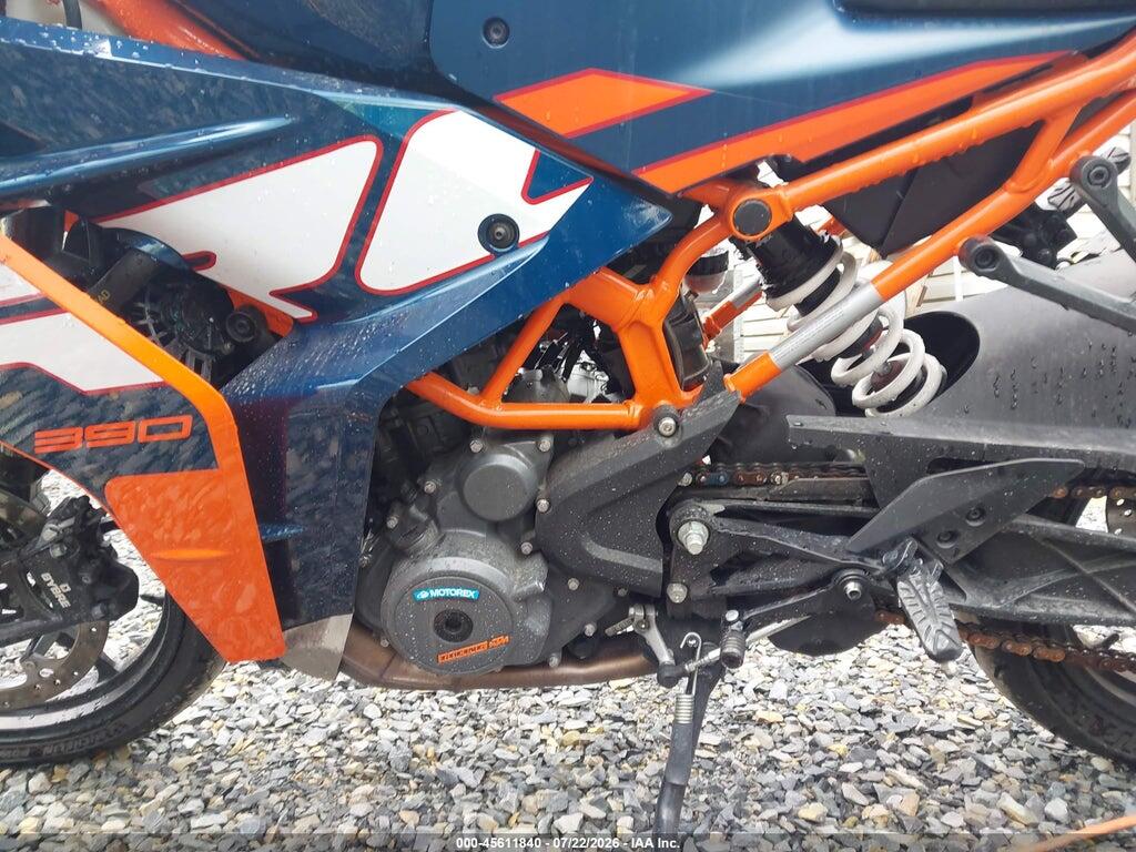 MD2JYJ404RN210317 2024 KTM 390 photo no. 9