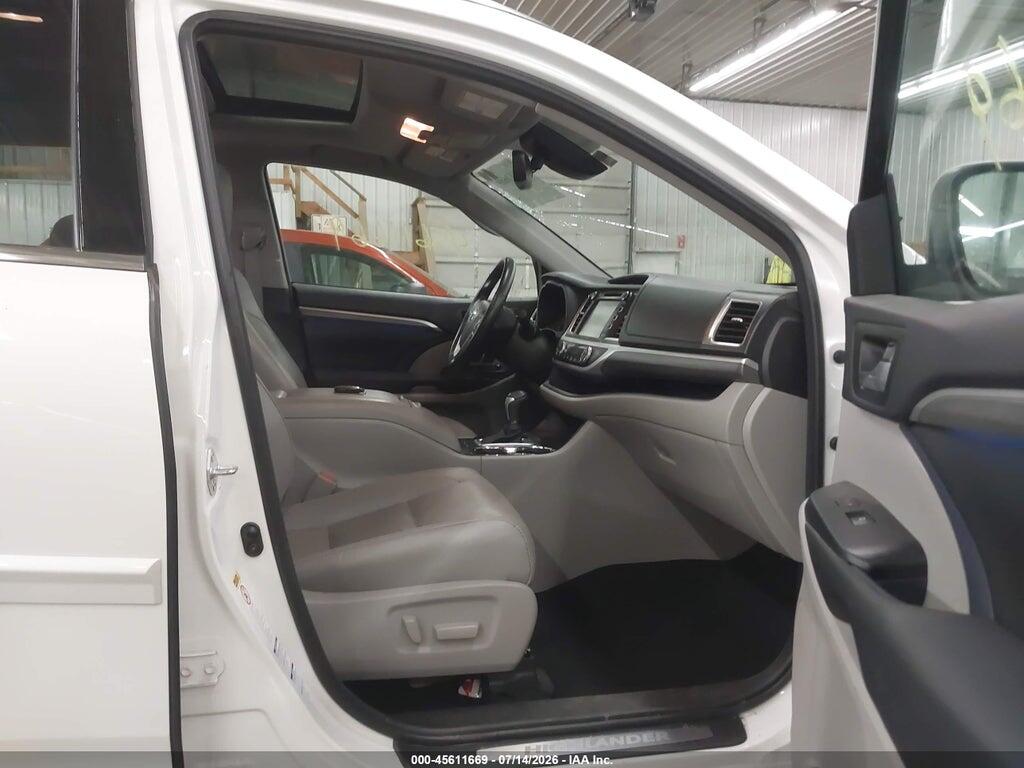 5TDDZRFH6HS420167 2017 TOYOTA HIGHLANDER photo no. 5