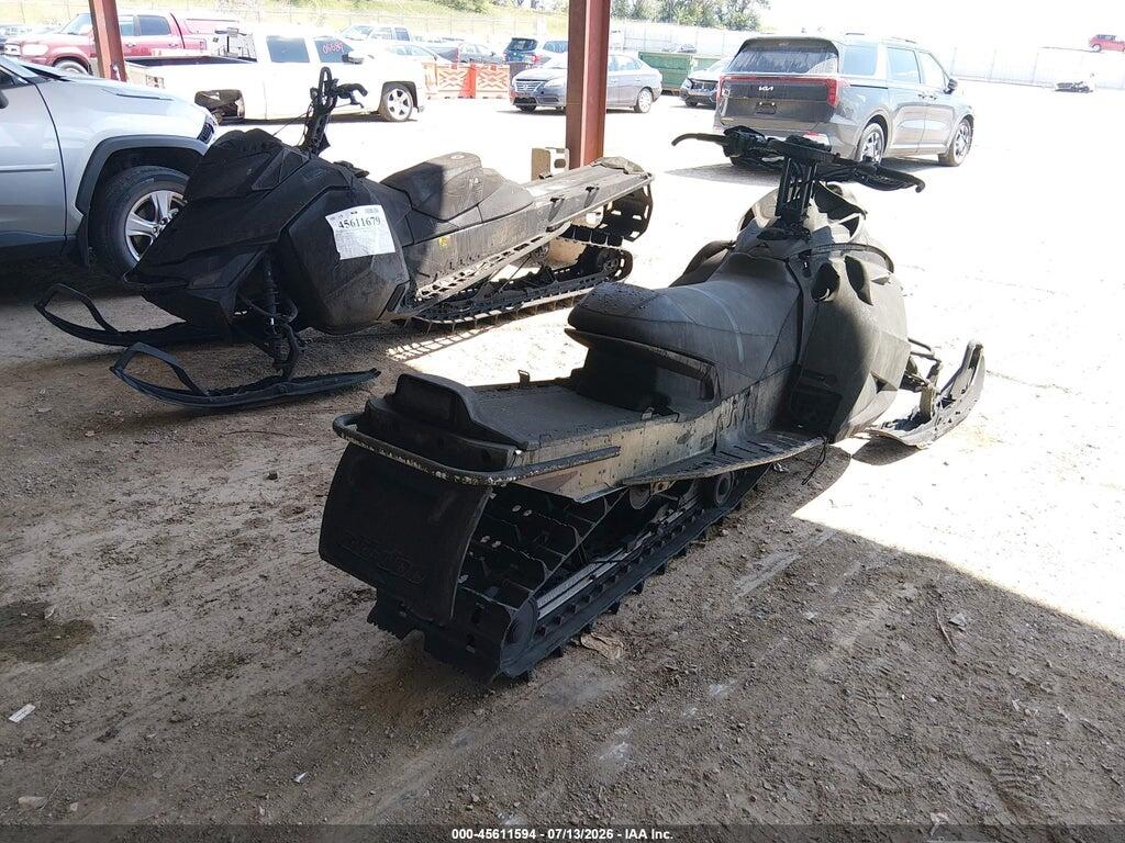 2BPSCJ7B17V000982 2008 SKI-DOO SUMMIT 800 photo no. 4