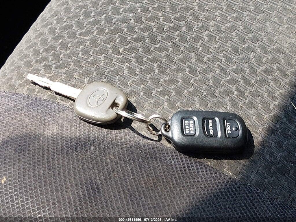 2T1LR32E36C561661 2006 TOYOTA MATRIX photo no. 11