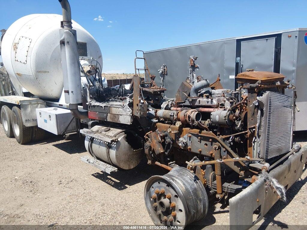 1NKWLTEX24J057419 2004 KENWORTH CONSTRUCTION photo no. 2
