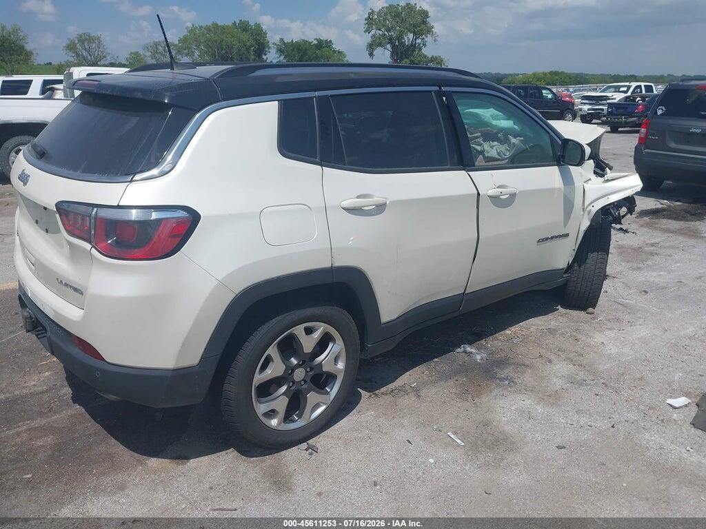 3C4NJDCB0JT401799 2018 JEEP COMPASS photo no. 4