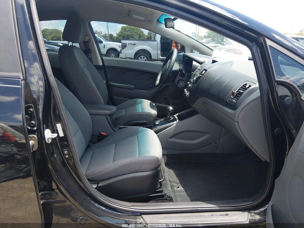 3KPFK4A71HE080564 2017 KIA FORTE photo no. 5