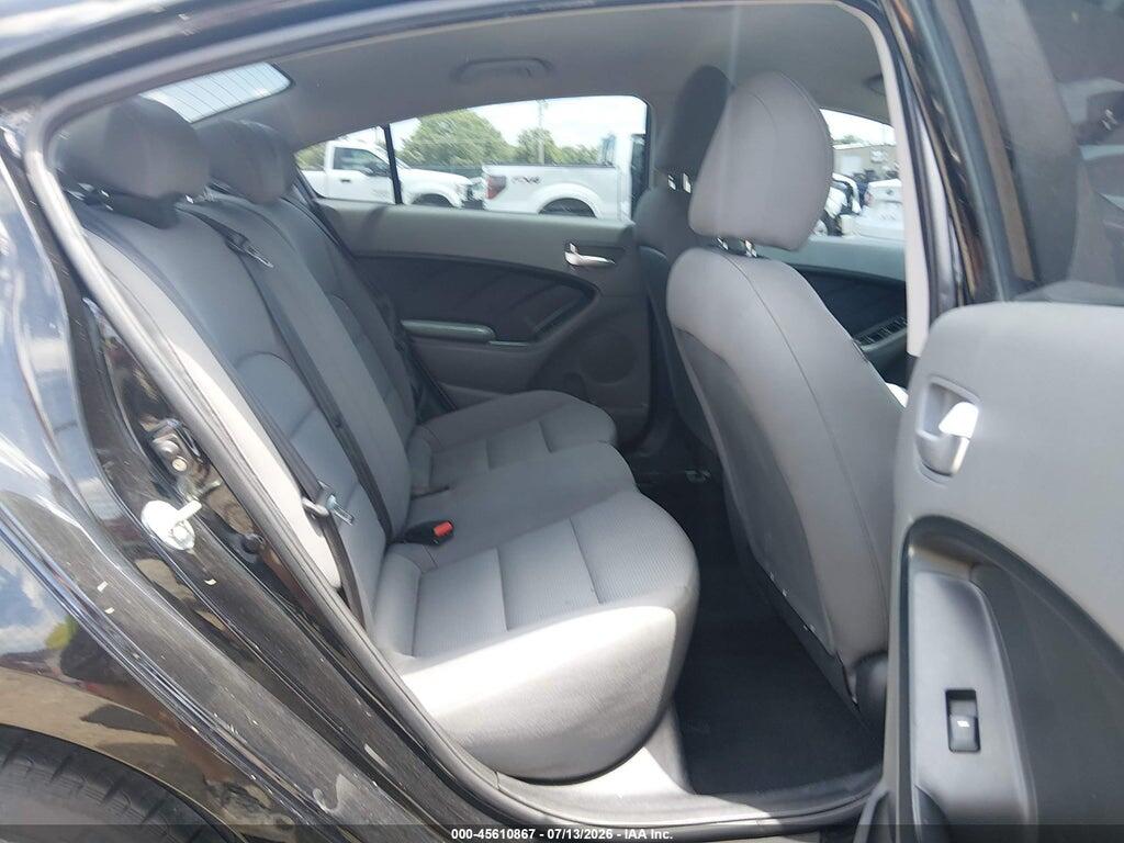 3KPFK4A71HE080564 2017 KIA FORTE photo no. 8