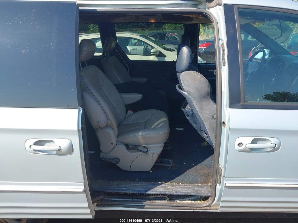 2C8GP64L62R628086 2002 CHRYSLER TOWN & COUNTRY photo no. 8