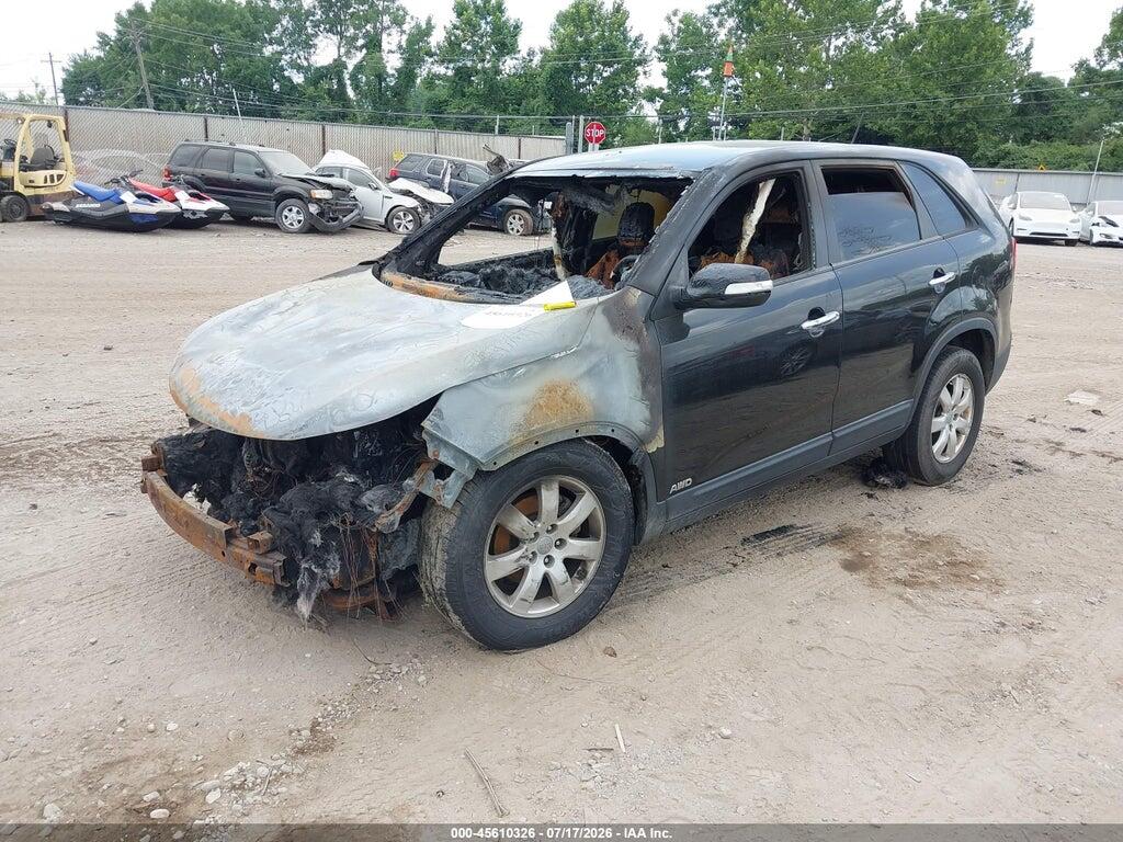5XYKTCA66DG414968 2013 KIA SORENTO photo no. 2