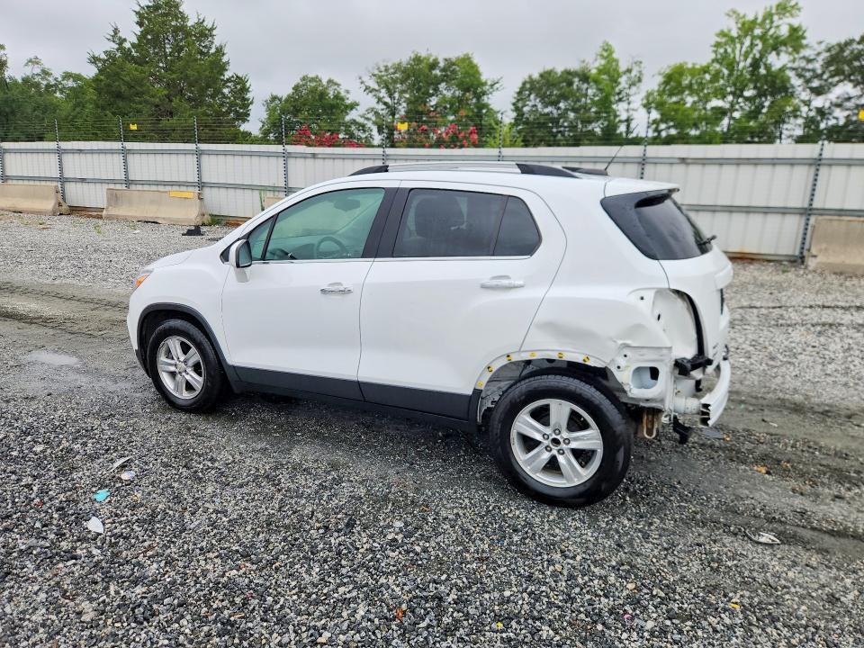 KL7CJLSB5JB658538 2018 CHEVROLET TRAX photo no. 2