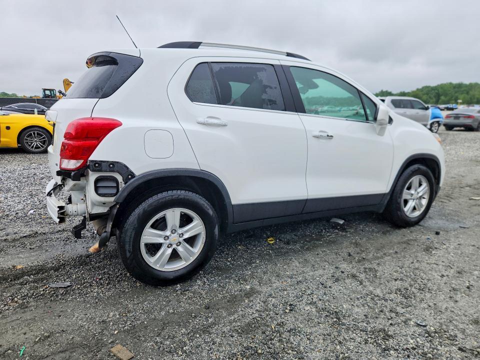 KL7CJLSB5JB658538 2018 CHEVROLET TRAX photo no. 3