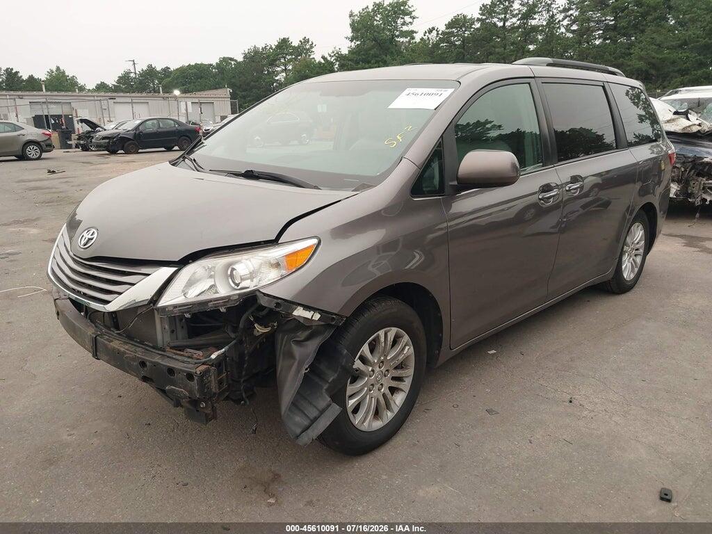 5TDYK3DC5FS632534 2015 TOYOTA SIENNA photo no. 2
