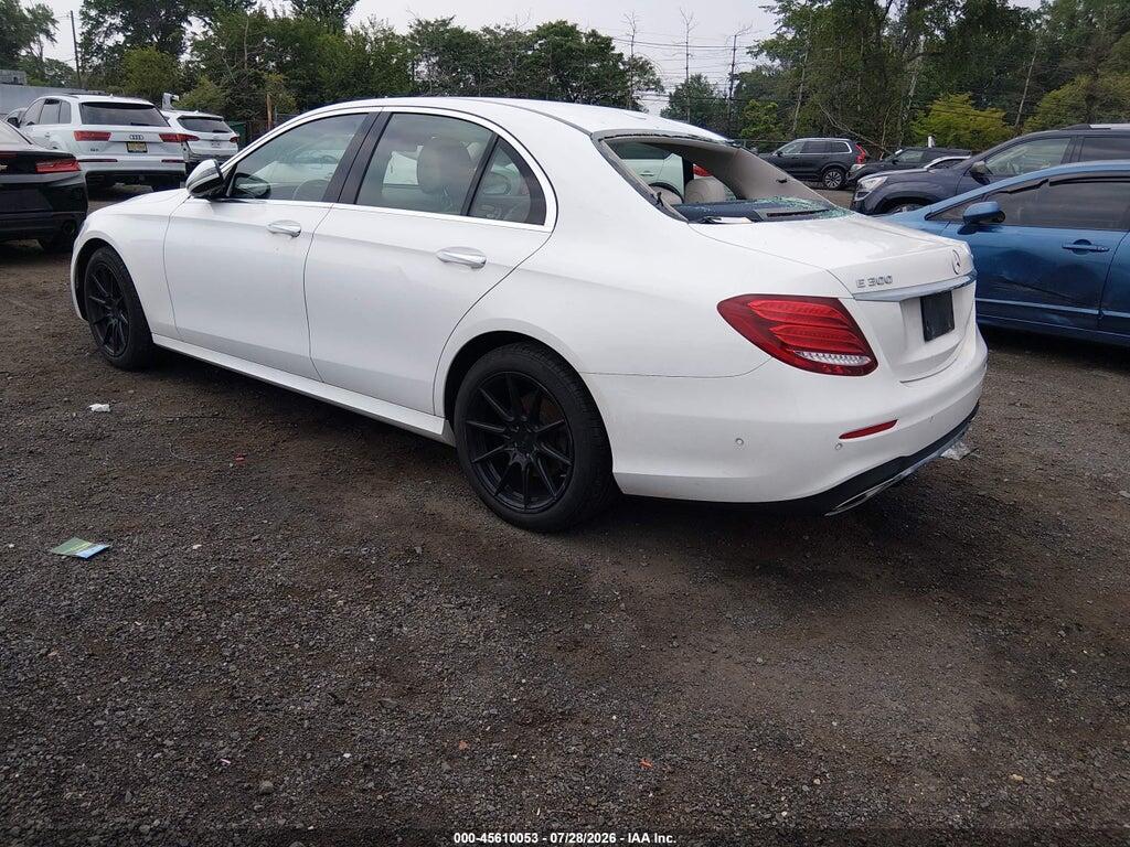 WDDZF4KB6JA377249 2018 MERCEDES-BENZ E 300 photo no. 3