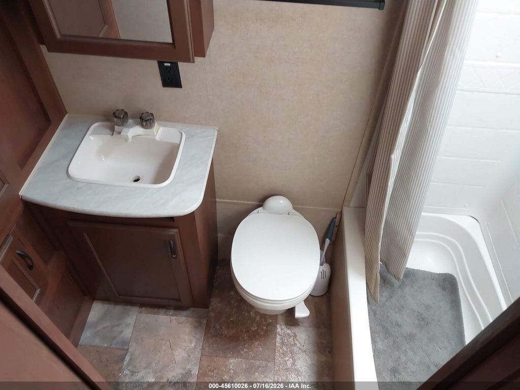 1UJBJ0BM3E18E0325 2014 JAYCO JAYFL184BH photo no. 12