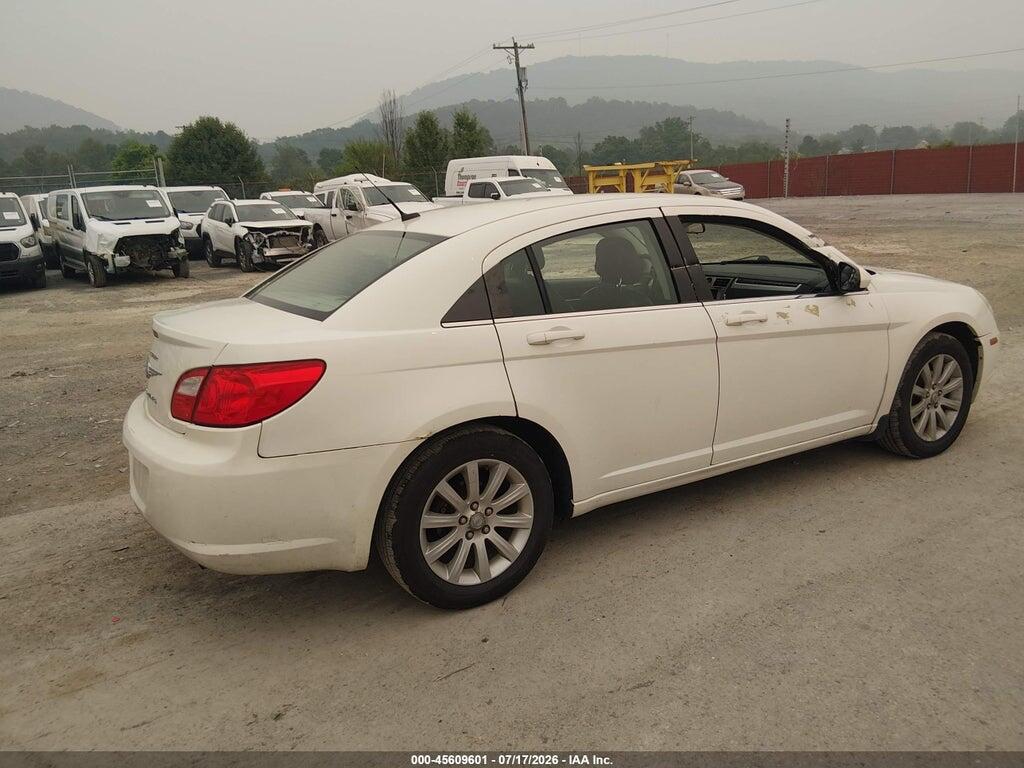1C3CC5FB4AN162927 2010 CHRYSLER SEBRING photo no. 4