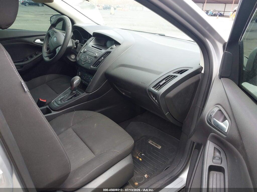 1FADP3K22HL319638 2017 FORD FOCUS photo no. 5