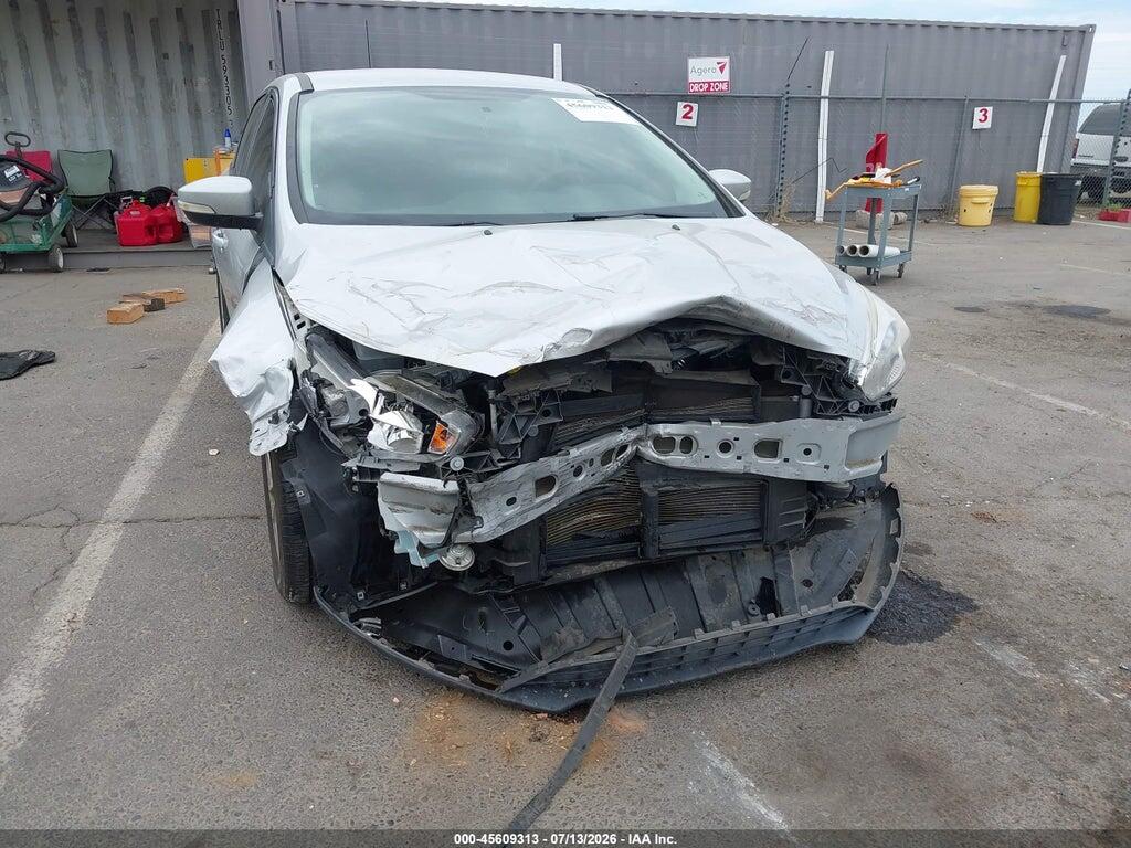 1FADP3K22HL319638 2017 FORD FOCUS photo no. 6