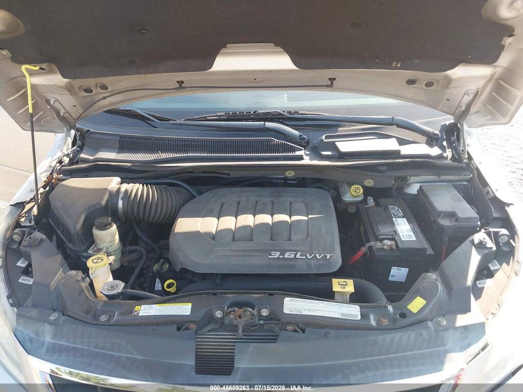 2V4RW4DG9BR717709 2011 VOLKSWAGEN ROUTAN photo no. 10
