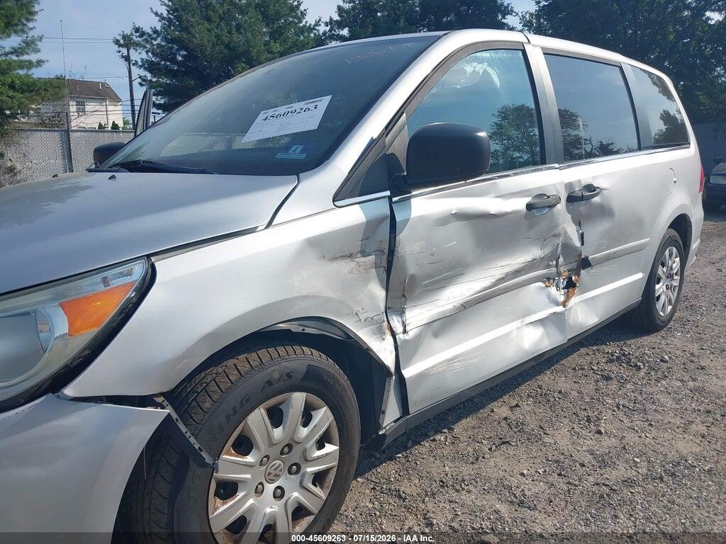 2V4RW4DG9BR717709 2011 VOLKSWAGEN ROUTAN photo no. 6
