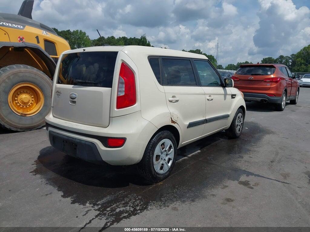 KNDJT2A57D7757637 2013 KIA SOUL photo no. 4