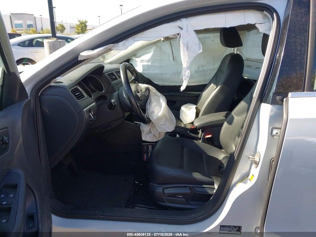 3VWDB7AJ4JM219325 2018 VOLKSWAGEN JETTA photo no. 5