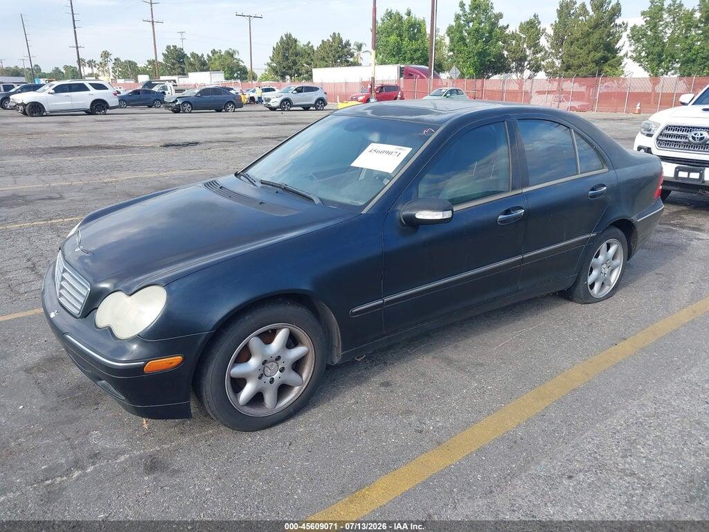 WDBRF61J54F552370 2004 MERCEDES-BENZ C 240 photo no. 2
