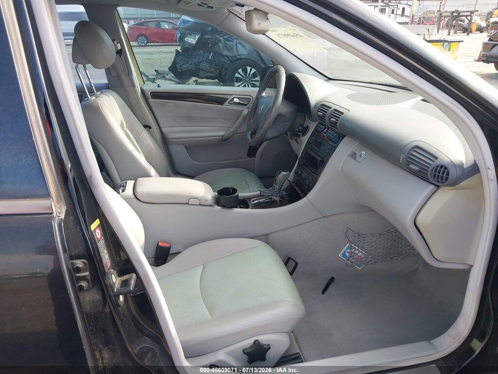 WDBRF61J54F552370 2004 MERCEDES-BENZ C 240 photo no. 5