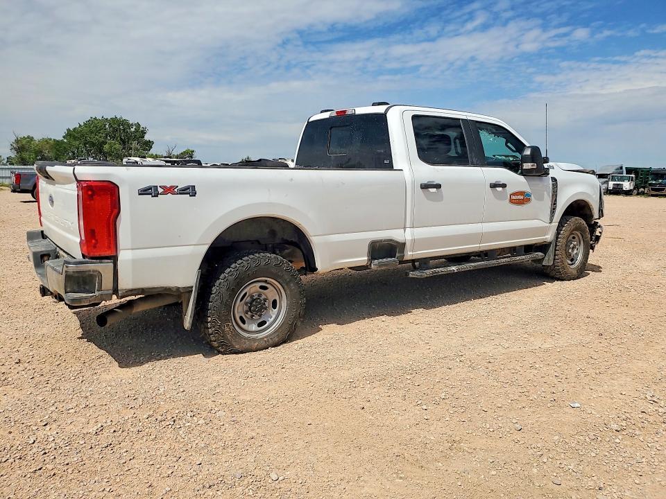 2026 FORD F250 SUPER DUTY — Фото 3 из 12