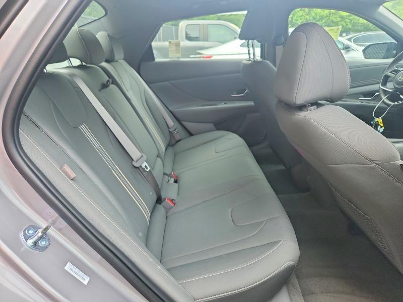 2026 HYUNDAI ELANTRA SEL SPORT PREMIUM — Фото 10 из 12