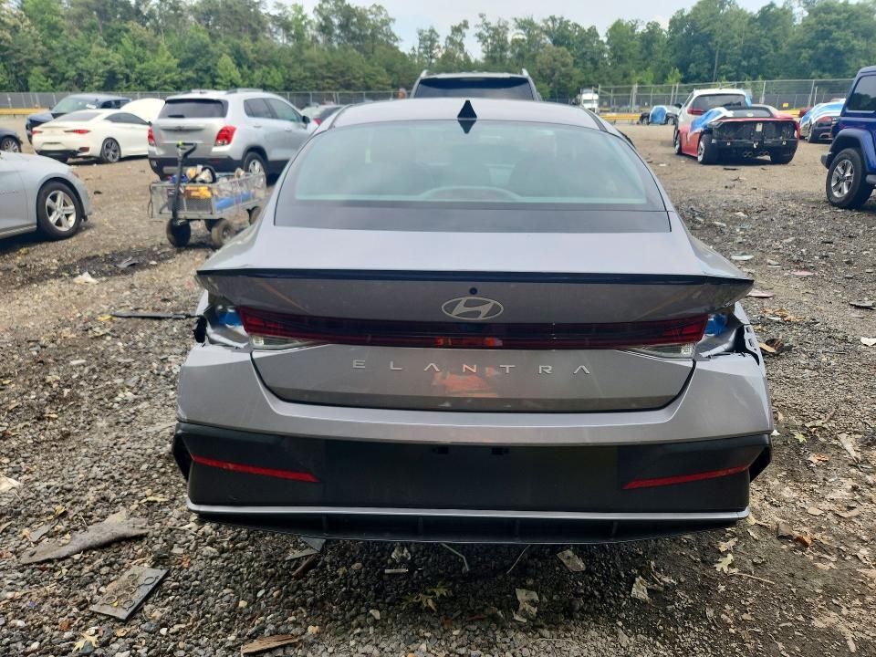 2026 HYUNDAI ELANTRA SEL SPORT PREMIUM — Фото 6 из 12