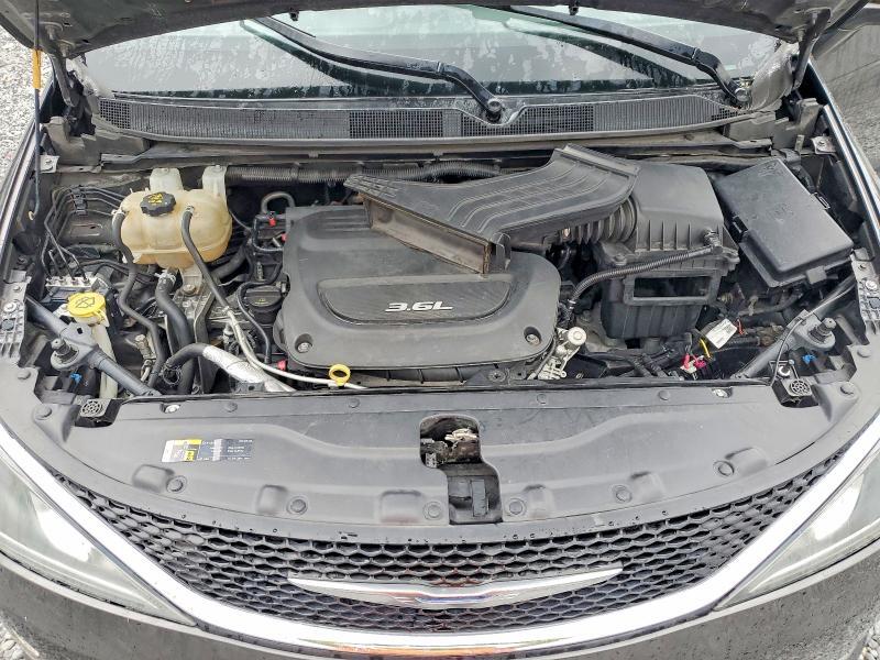2018 CHRYSLER PACIFICA TOURING PLUS — Фото 12 из 13