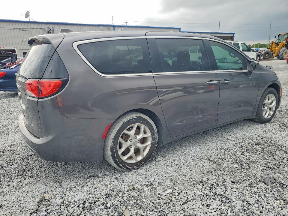 2018 CHRYSLER PACIFICA TOURING PLUS — Фото 3 из 13