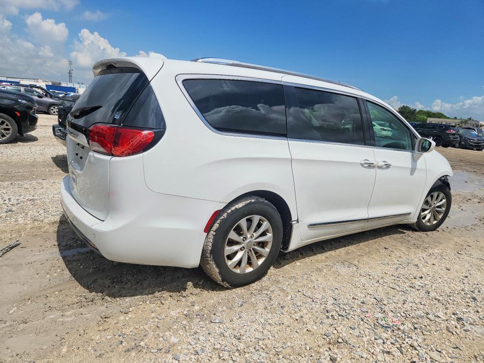 2018 CHRYSLER PACIFICA TOURING L — Фото 3 из 13