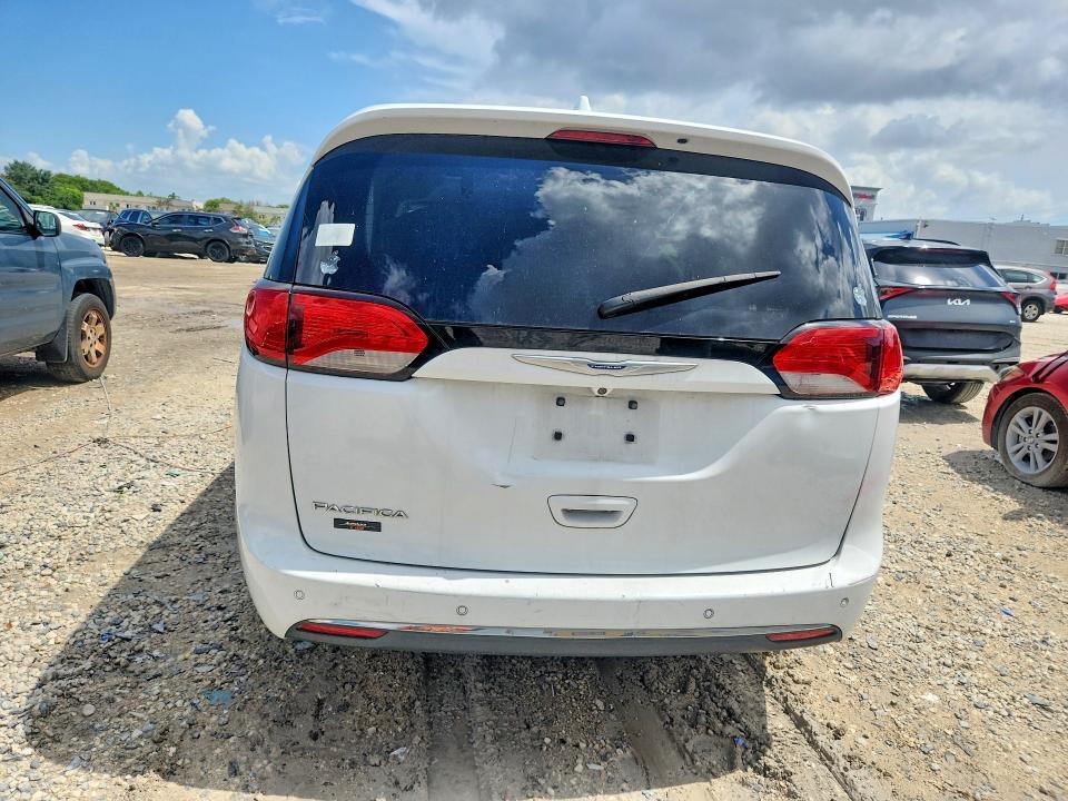 2018 CHRYSLER PACIFICA TOURING L — Фото 6 из 13