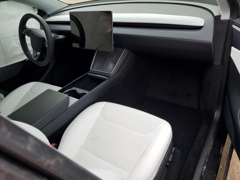 2026 TESLA MODEL Y — Фото 8 из 12