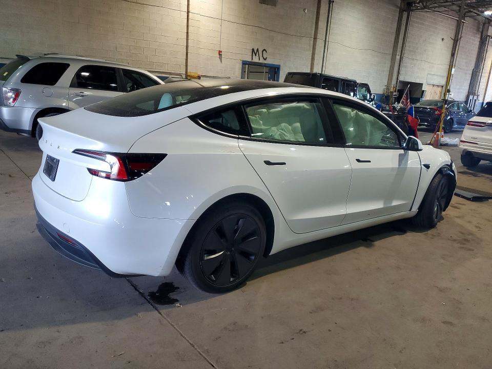 2026 TESLA MODEL 3 — Фото 3 из 13