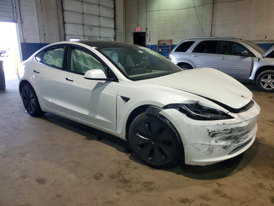 2026 TESLA MODEL 3 — Фото 4 из 13