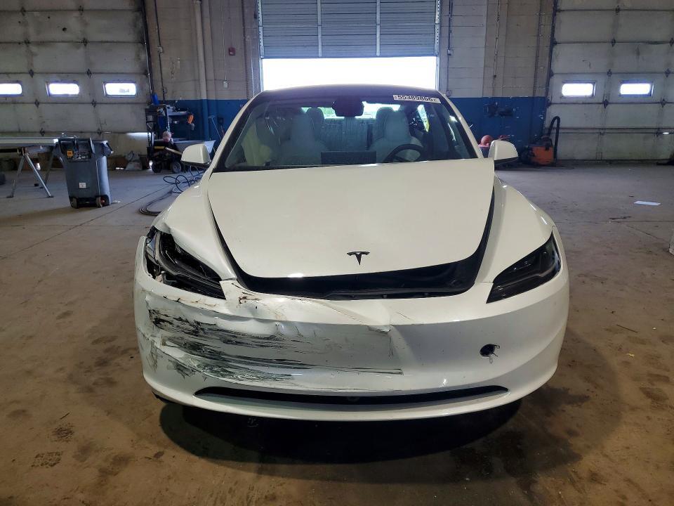 2026 TESLA MODEL 3 — Фото 5 из 13