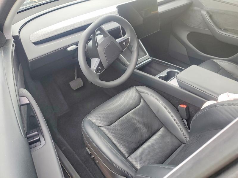 2026 TESLA MODEL Y — Фото 8 из 13