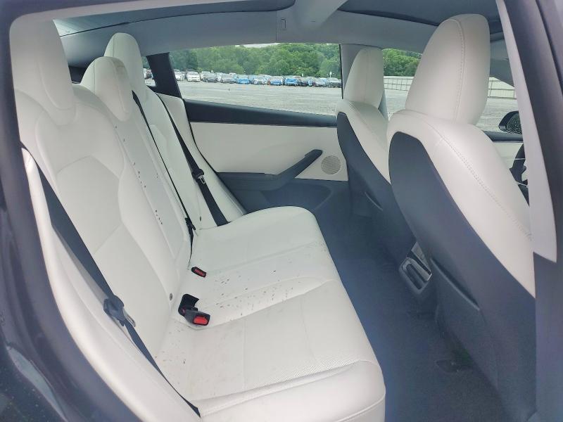 2026 TESLA MODEL 3 — Фото 10 из 12