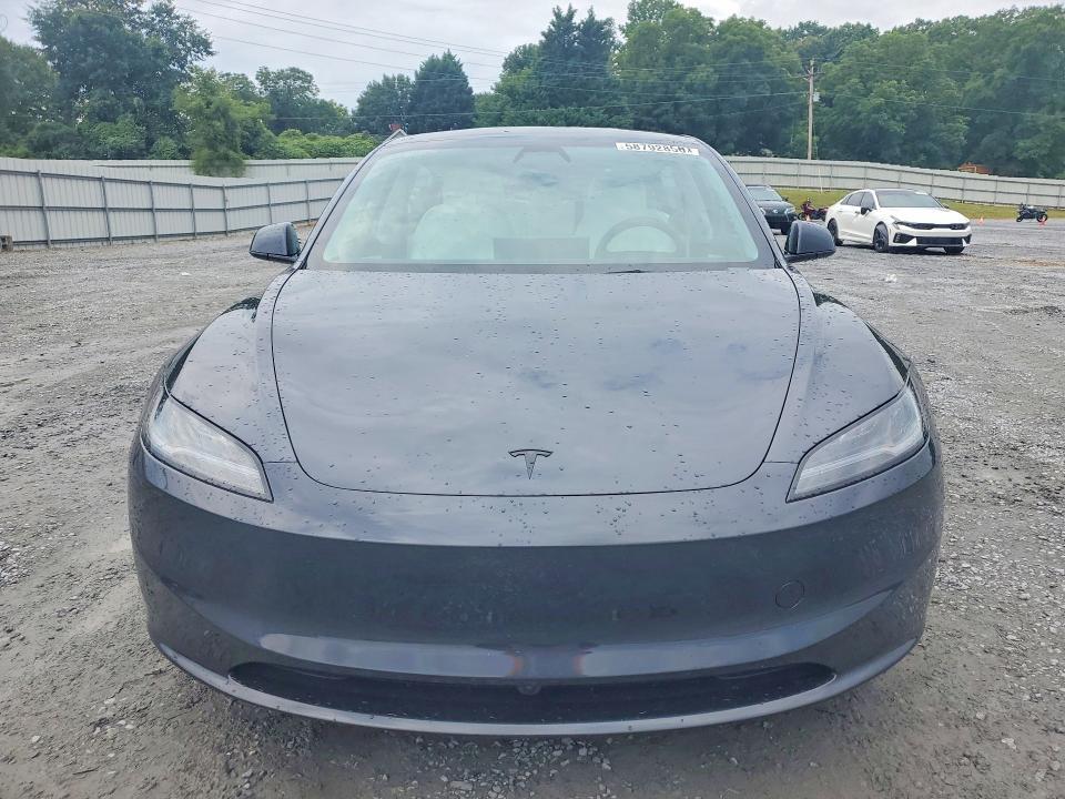 2026 TESLA MODEL 3 — Фото 5 из 12