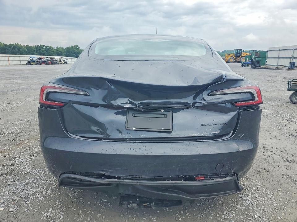 2026 TESLA MODEL 3 — Фото 6 из 12